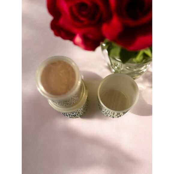 SIGNATURE CLUB A "Caviar Cool" Color Makeup Firming Foundation 1 Roll on Stick - Picture 2 of 3